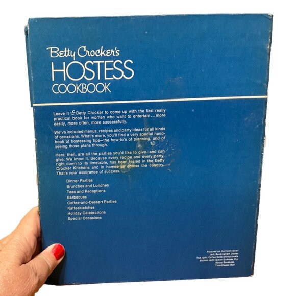 Betty Crocker's Hostess Cookbook Blue Vintage 1973 - Picture 2 of 3